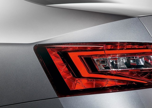 Skoda Superb photo 24