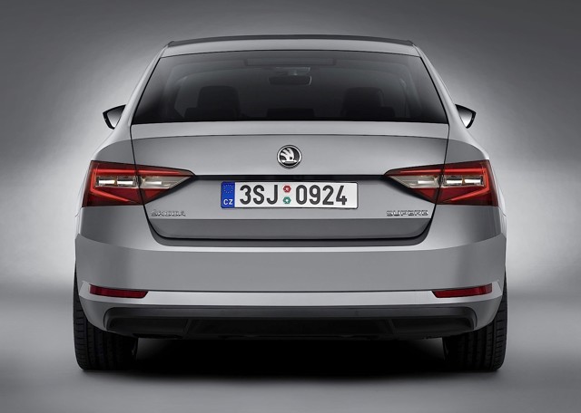 Skoda Superb photo 1