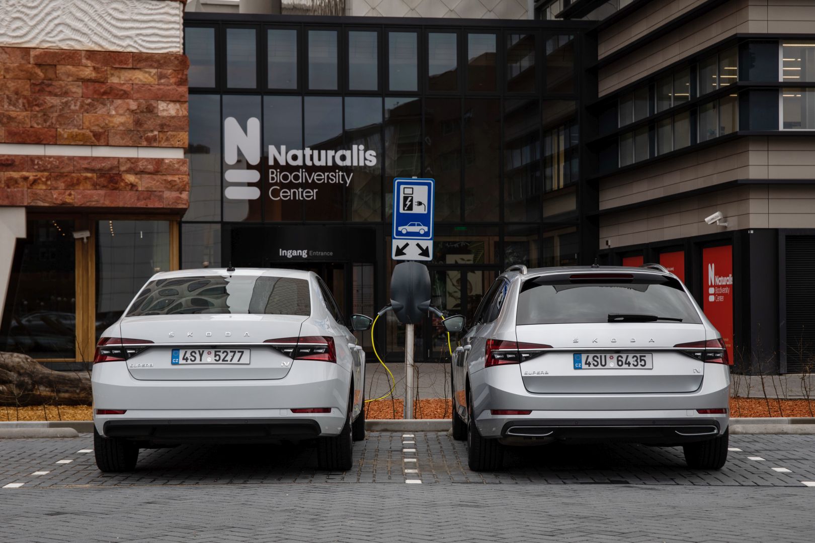 Skoda Superb photo 17