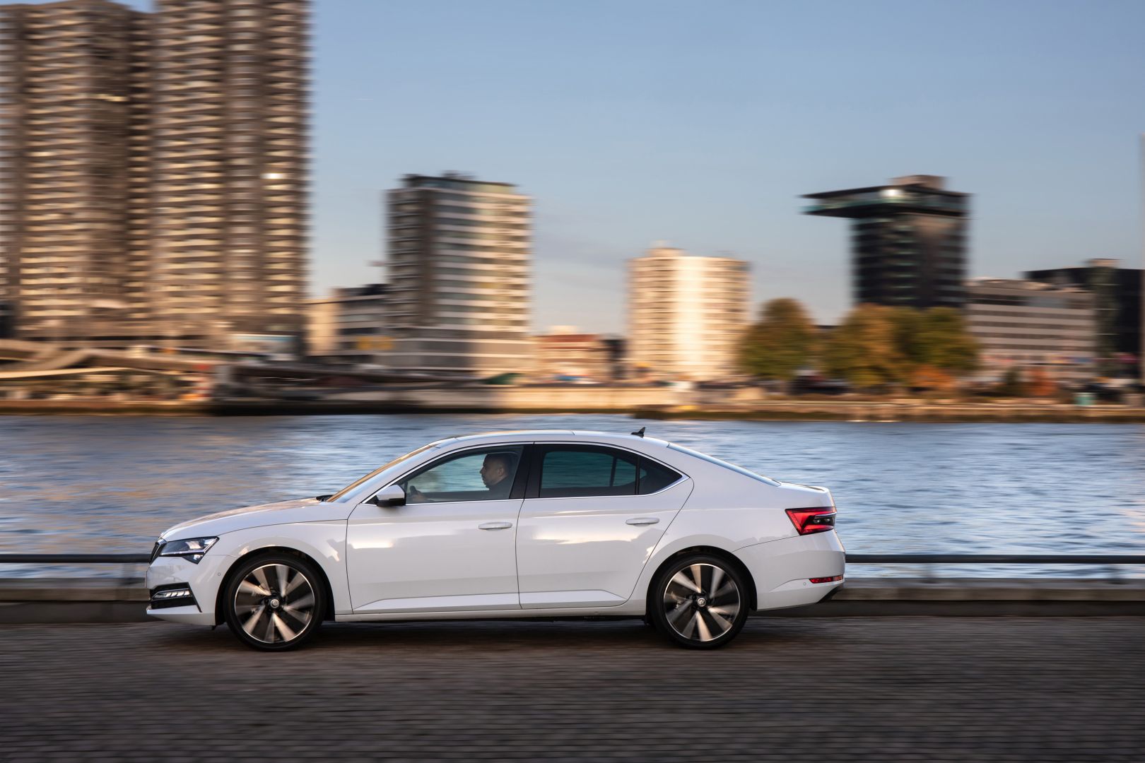 Skoda Superb photo 18