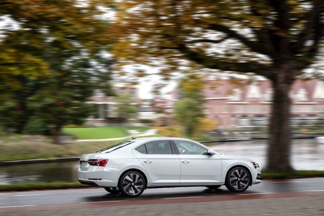 Skoda Superb photo 19