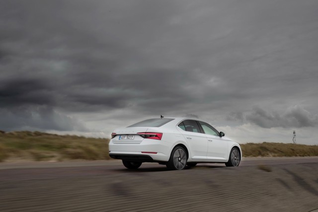 Skoda Superb photo 23