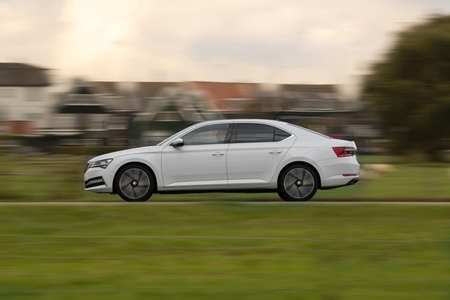 Skoda Superb photo 33