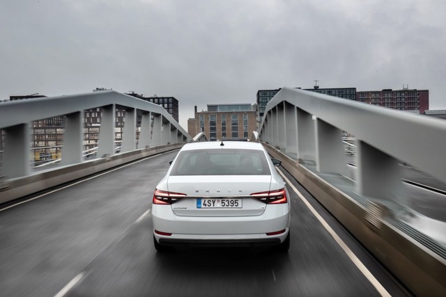 Skoda Superb photo 36
