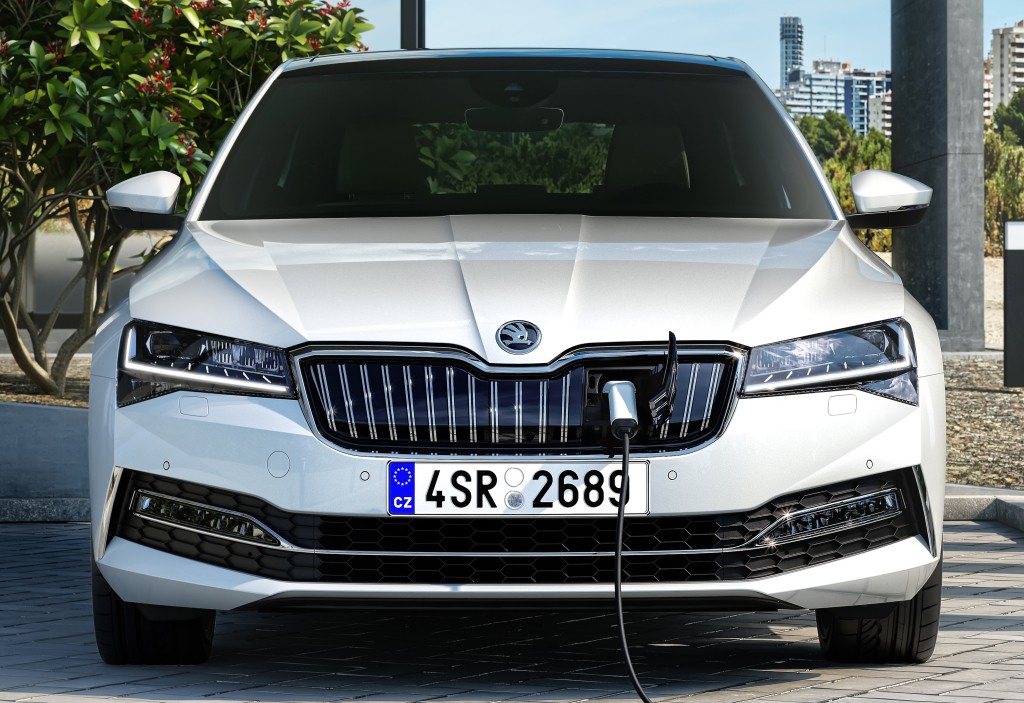 Skoda Superb photo 2