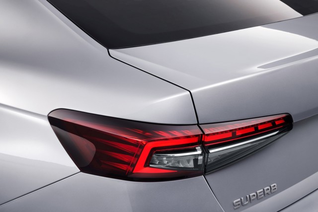 Skoda Superb photo 2