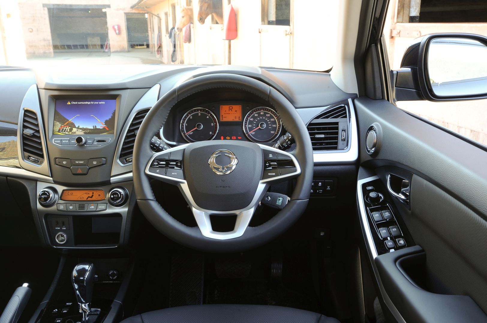 Ssangyong Korando photo 18