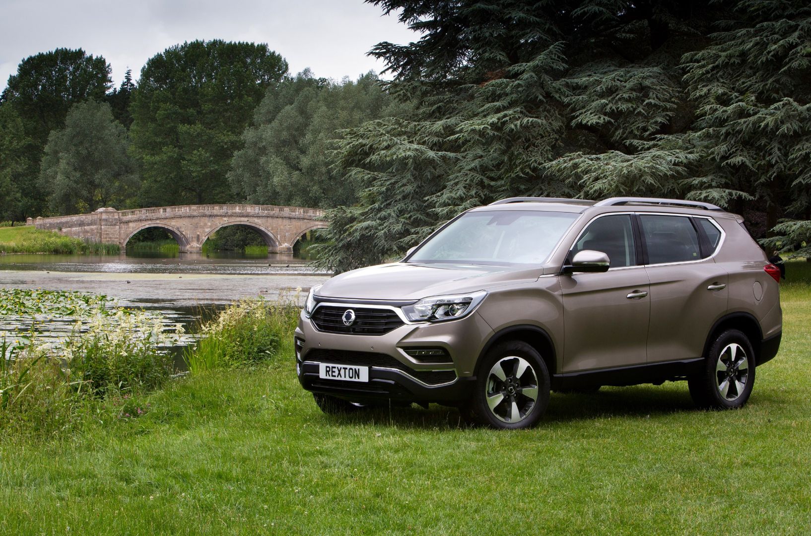 Ssangyong Rexton photo 2