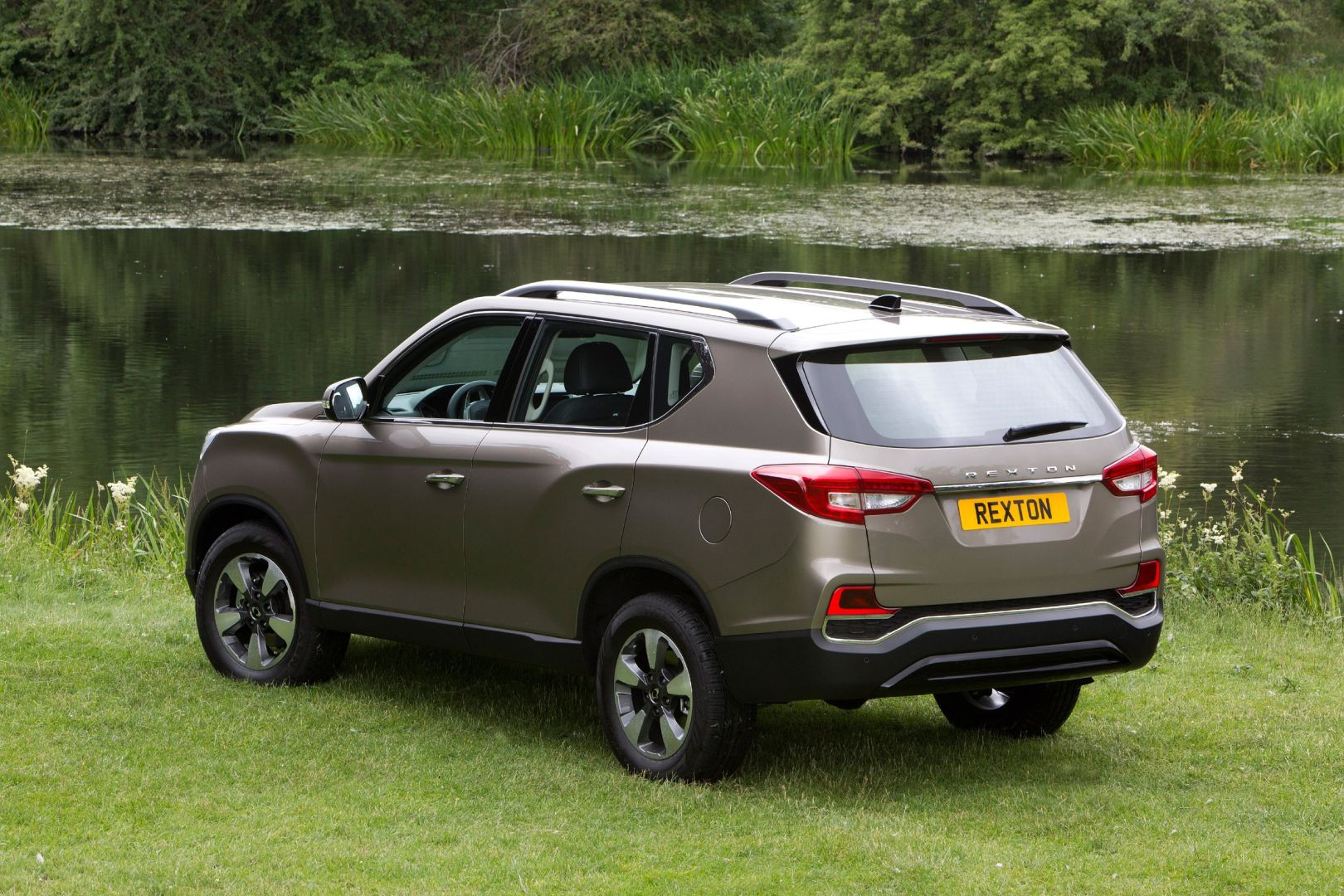 Ssangyong Rexton photo 3