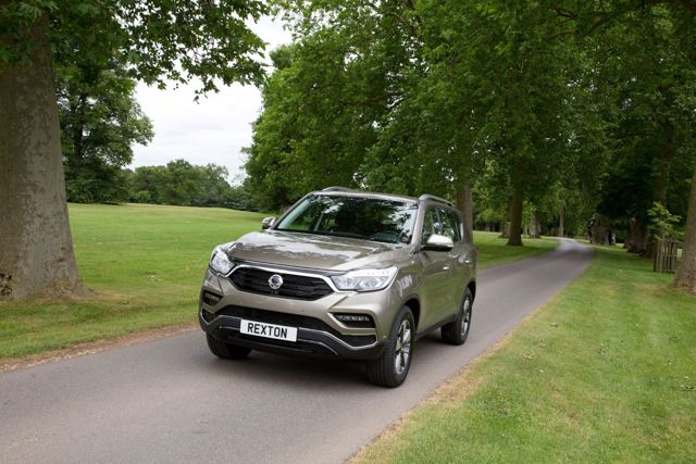 Ssangyong Rexton photo 4