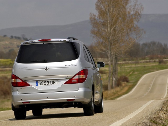 Ssangyong Rodius photo 9