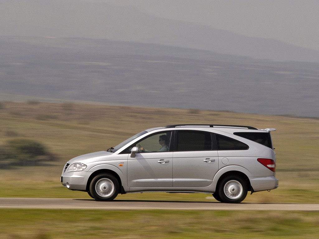 Ssangyong Rodius photo 11