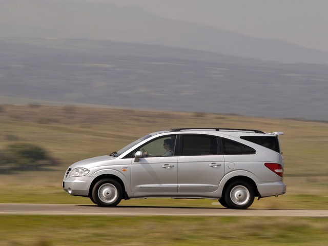 Ssangyong Rodius photo 11