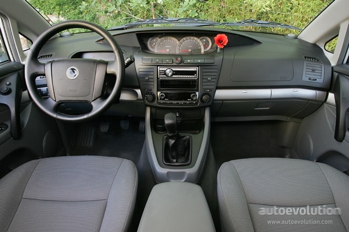 Ssangyong Rodius photo 20