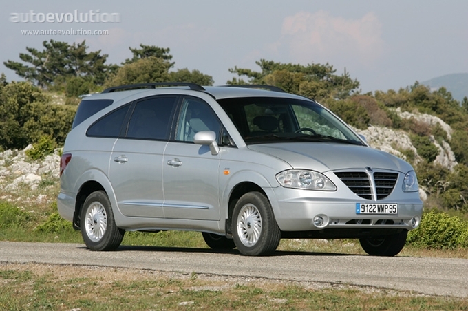 Ssangyong Rodius photo 2