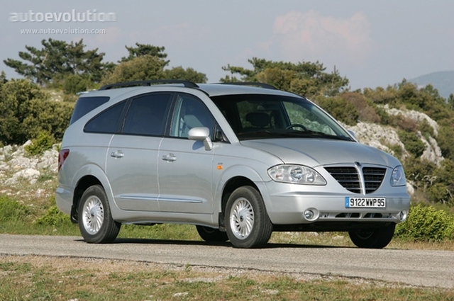 Ssangyong Rodius photo 2