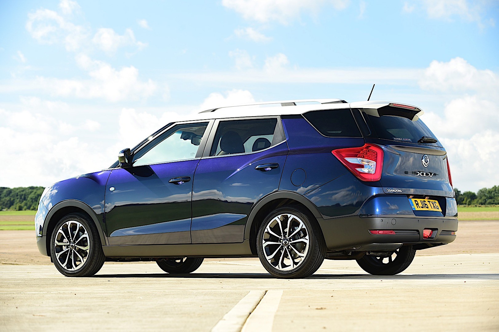 Ssangyong Tivoli Xlv photo 9