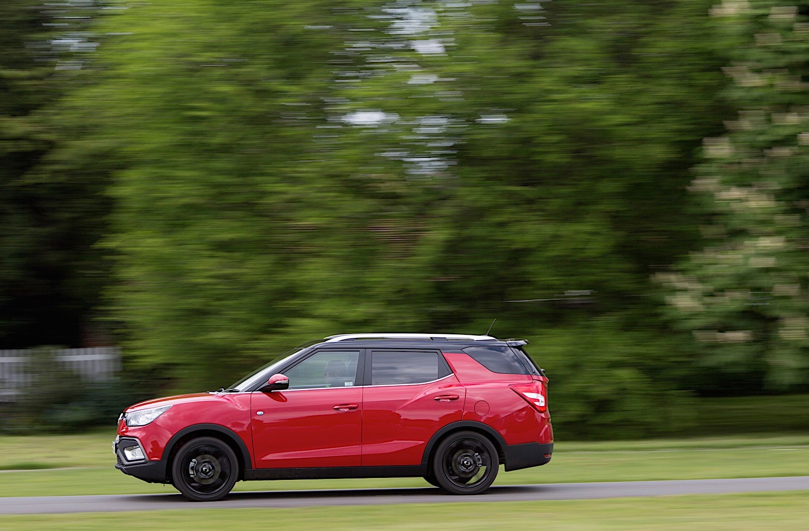 Ssangyong Tivoli Xlv photo 10