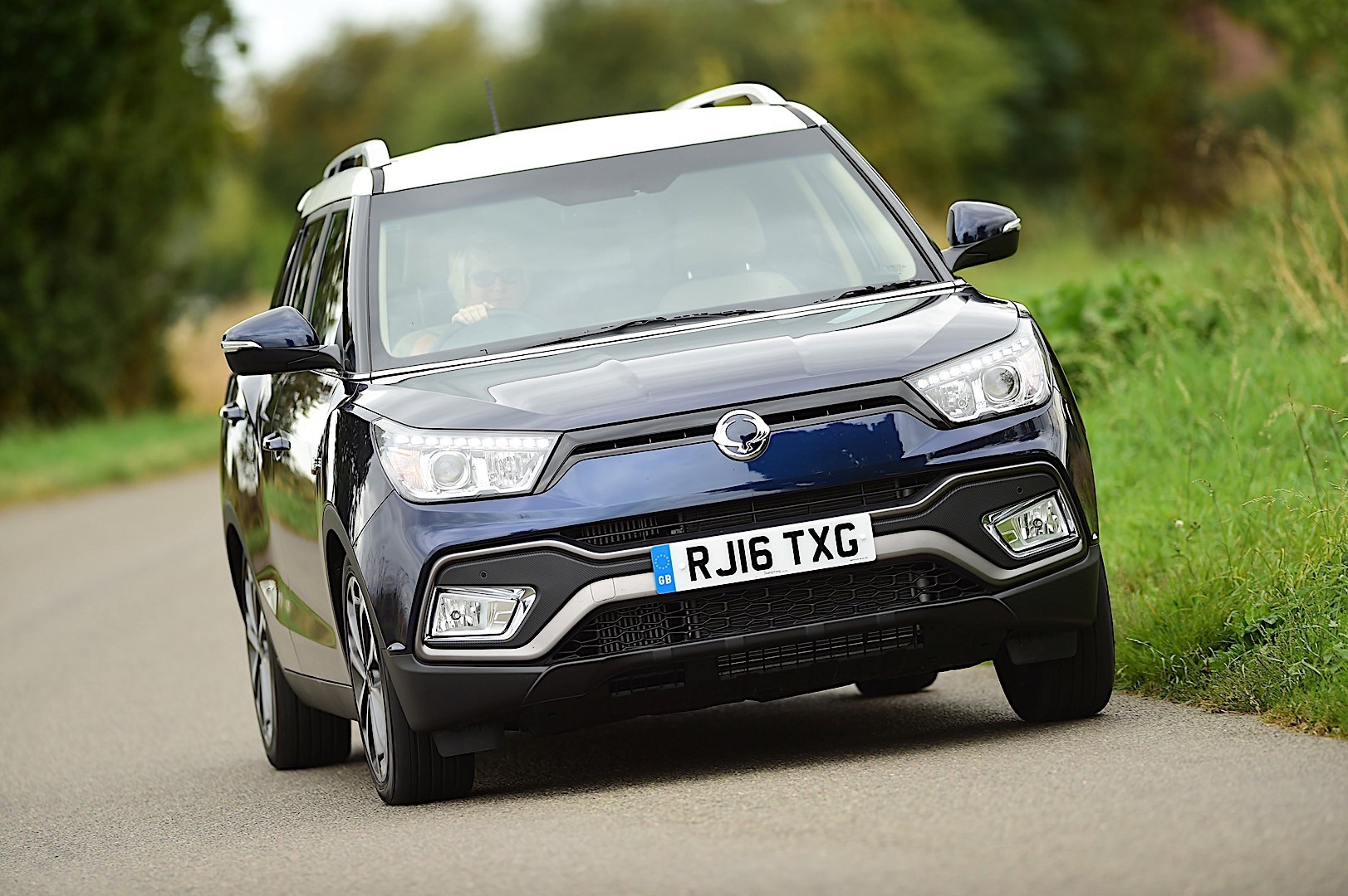 Ssangyong Tivoli Xlv photo 12