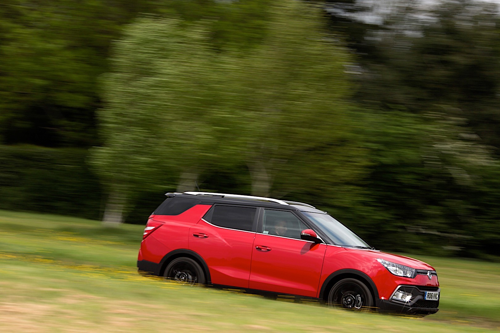 Ssangyong Tivoli Xlv photo 13