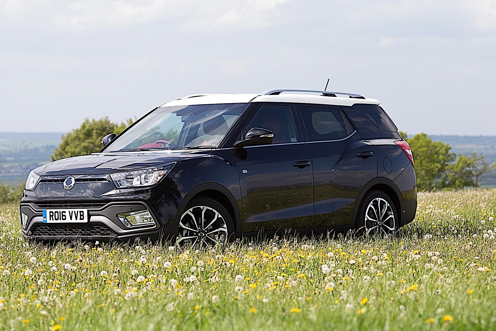 Ssangyong Tivoli Xlv photo 14