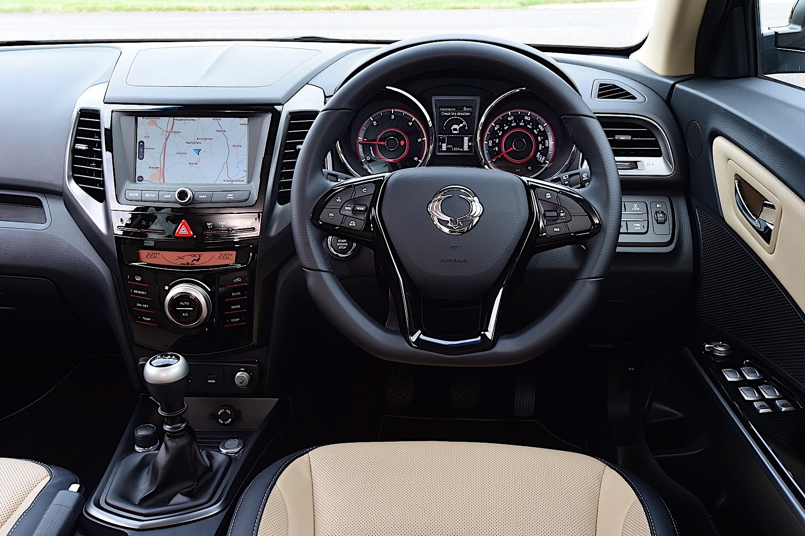 Ssangyong Tivoli Xlv photo 19