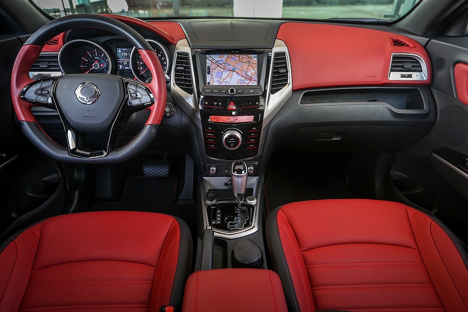 Ssangyong Tivoli photo 103