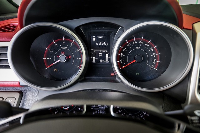 Ssangyong Tivoli foto 108