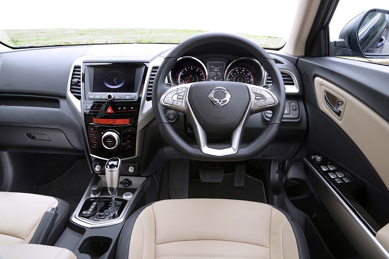 Ssangyong Tivoli photo 109
