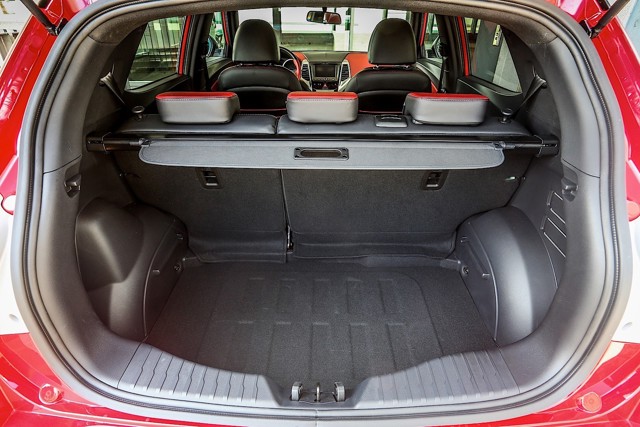 Ssangyong Tivoli foto 110