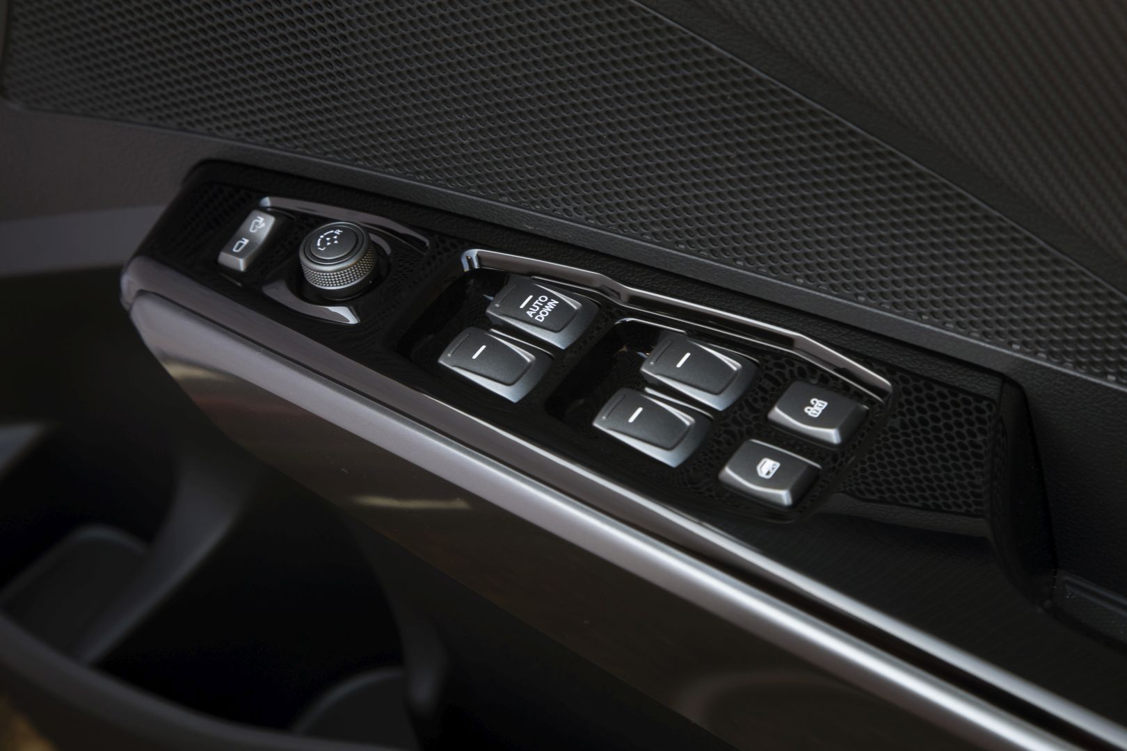 Ssangyong Tivoli photo 38