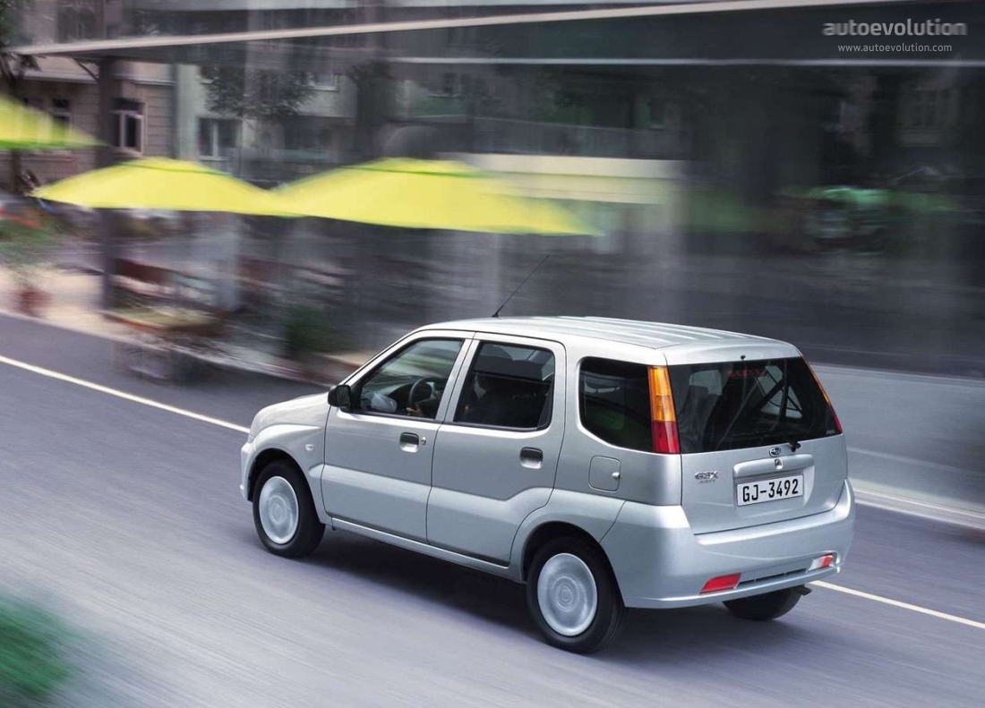 Subaru Justy photo 4