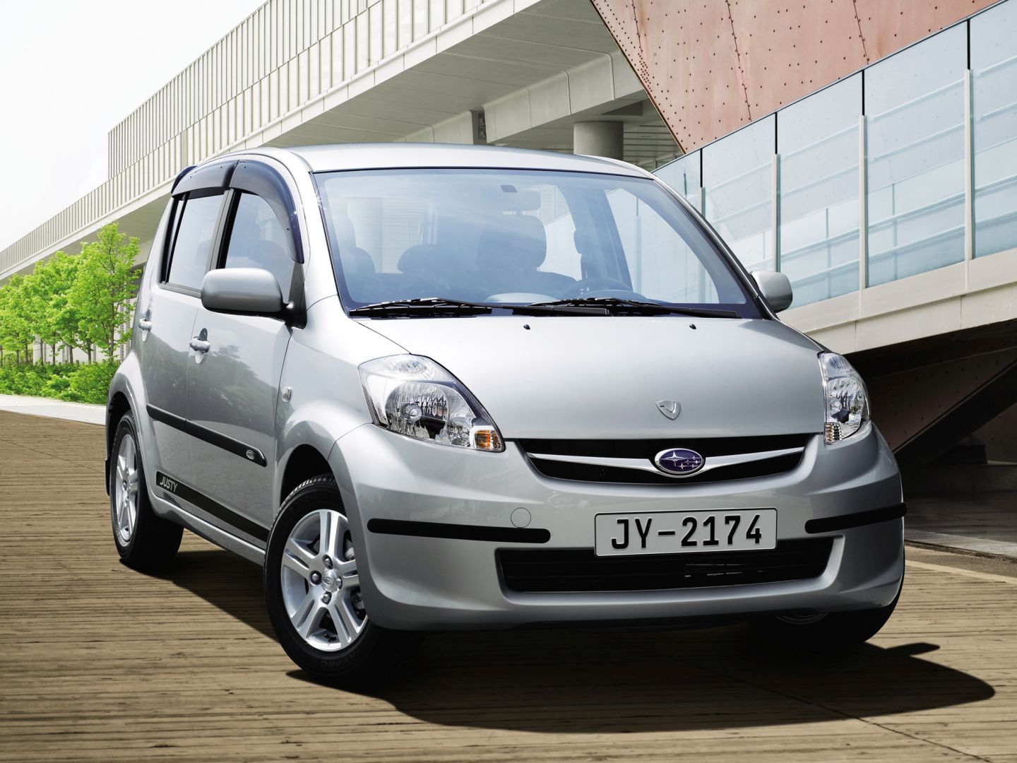 Subaru Justy photo 8