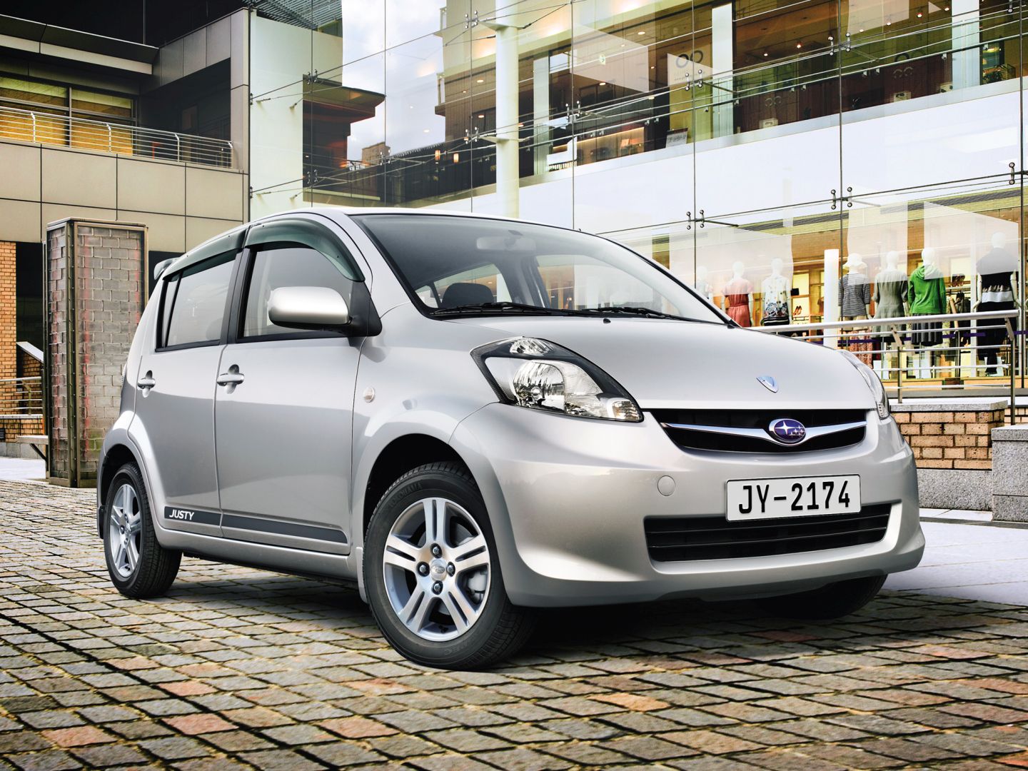 Subaru Justy photo 9