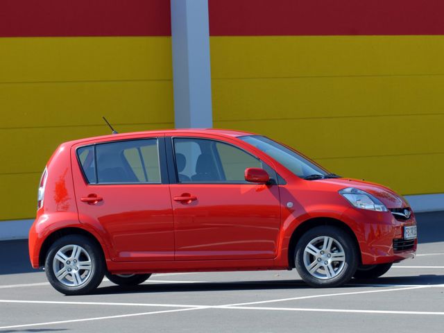 Subaru Justy foto 15