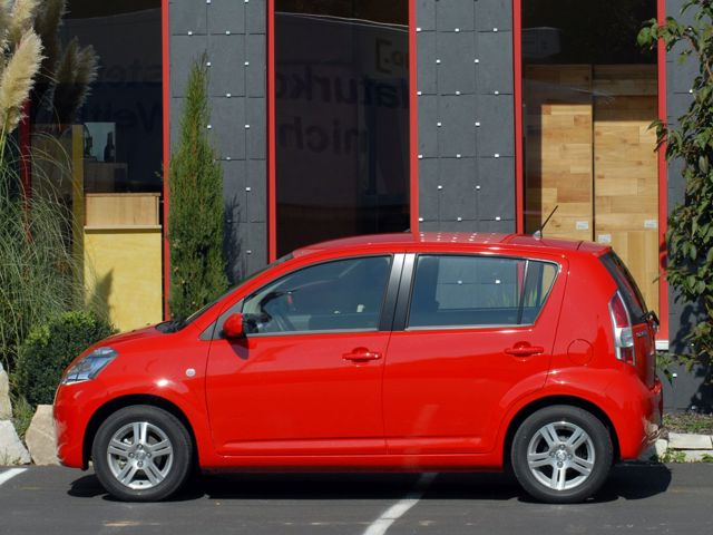 Subaru Justy foto 16