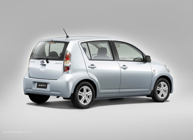 Subaru Justy foto 2
