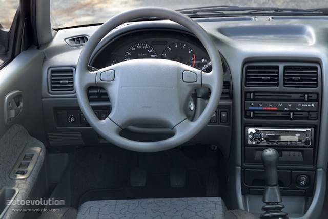 Subaru Justy foto 7