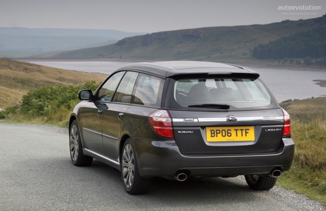 Subaru Legacy Wagon foto 2