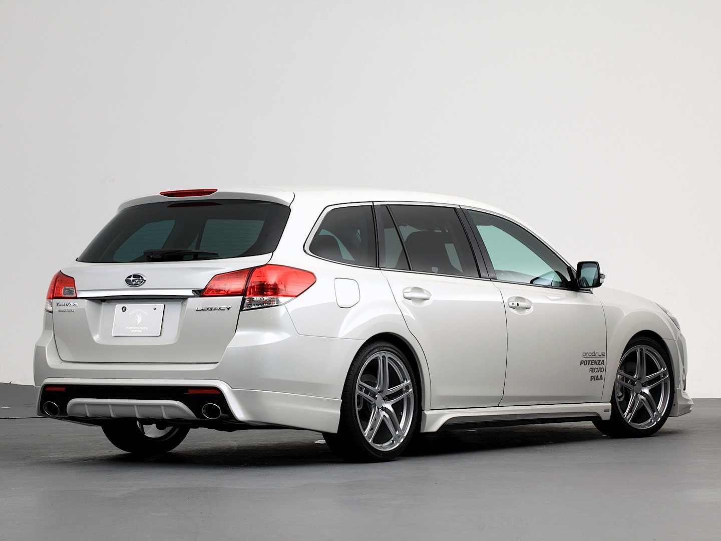 Subaru Legacy Wagon photo 9