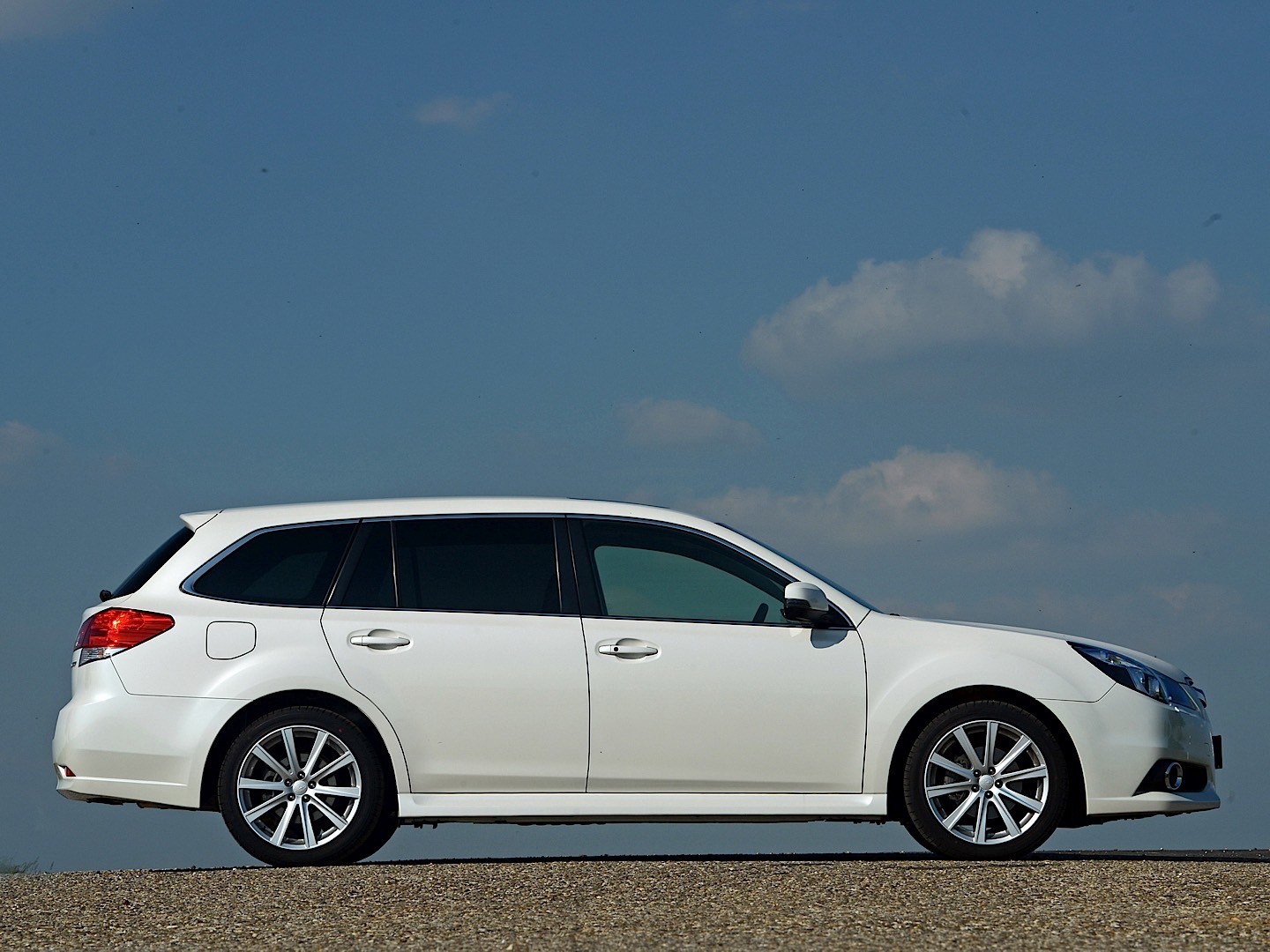 Subaru Legacy Wagon photo 25