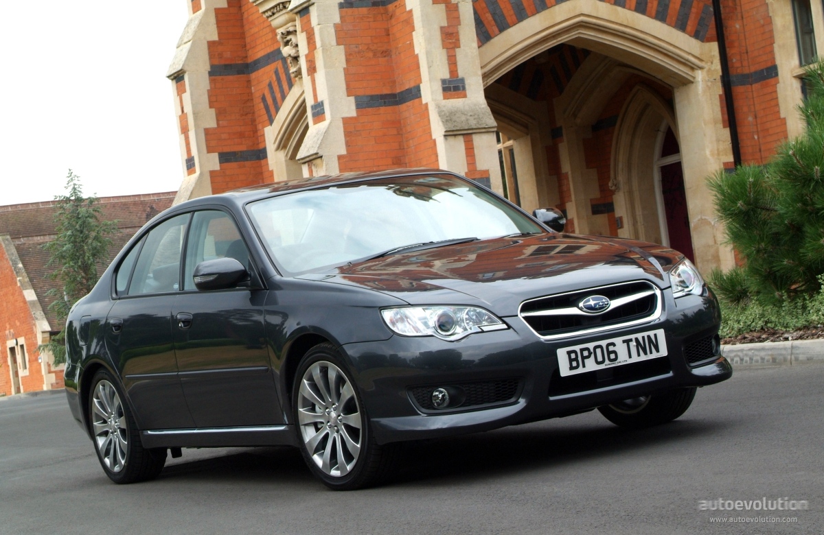 Subaru Legacy photo 2