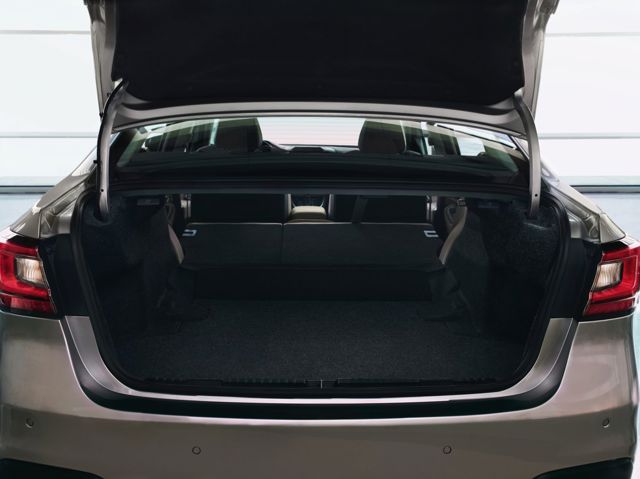 Subaru Legacy photo 11