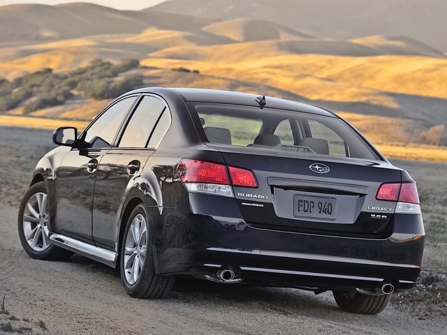 Subaru Legacy foto 10