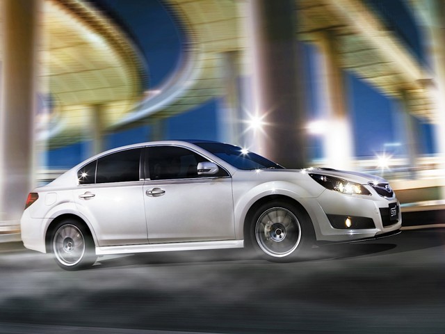 Subaru Legacy foto 14