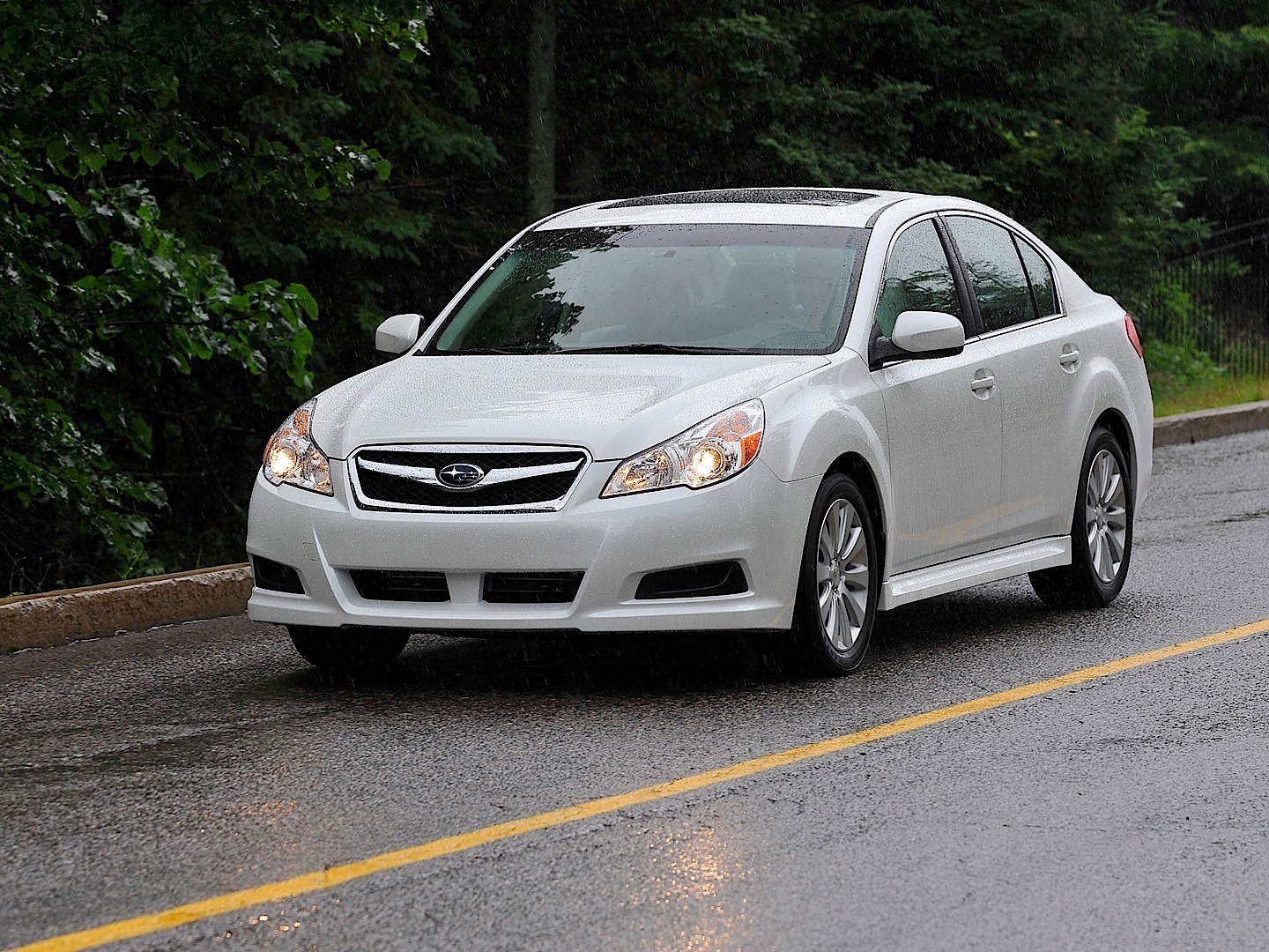 Subaru Legacy photo 26