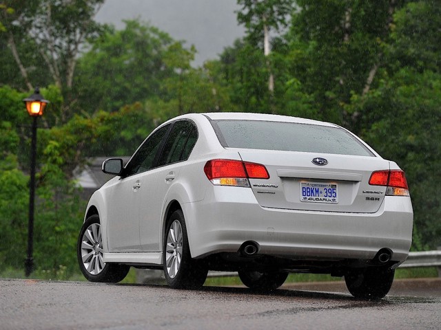 Subaru Legacy foto 29