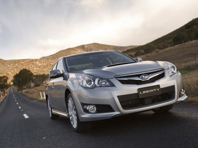 Subaru Liberty foto 6