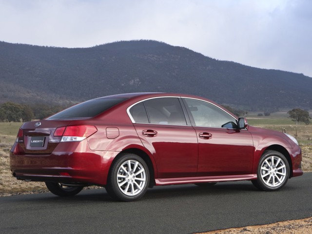 Subaru Liberty foto 8