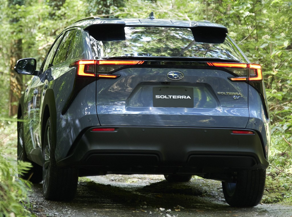 Subaru Solterra photo 8